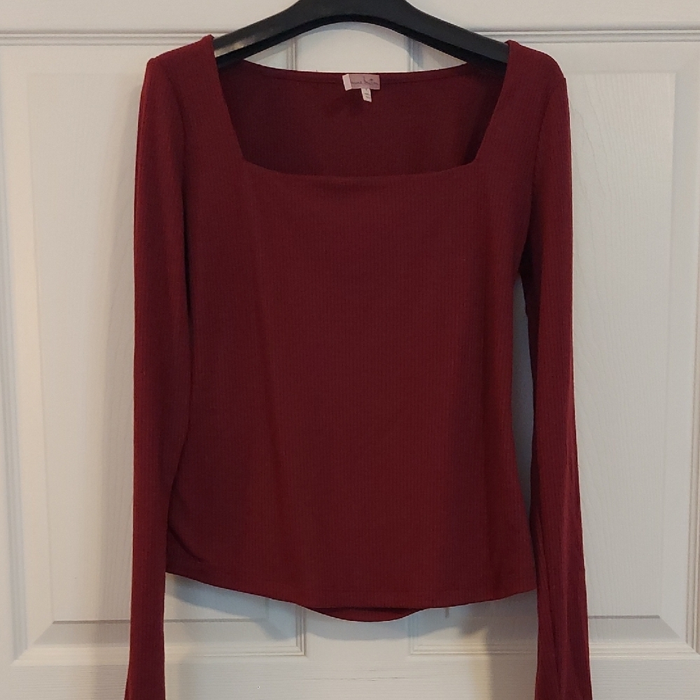 nine britton Long Sleeve Square Neck Top in Burgundy